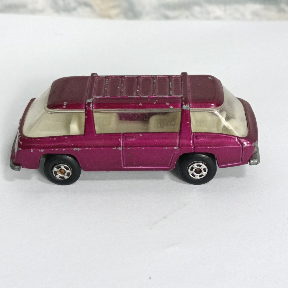 Matchbox No 22 Freeman Inter-City Commuter 1970 Purple Diecast Car England ed